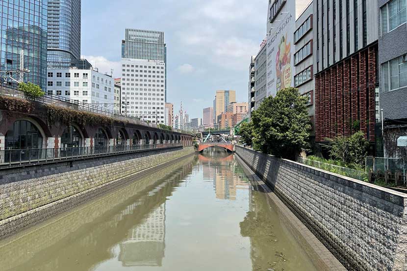 ラストは神田。てくてく歩き続けてARで召喚したのは、バレエを踊る力士!?