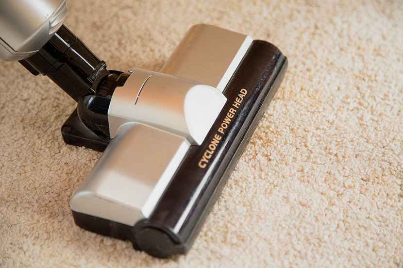 今あるホコリを確実に除去する! 正しい掃除方法と順番は?