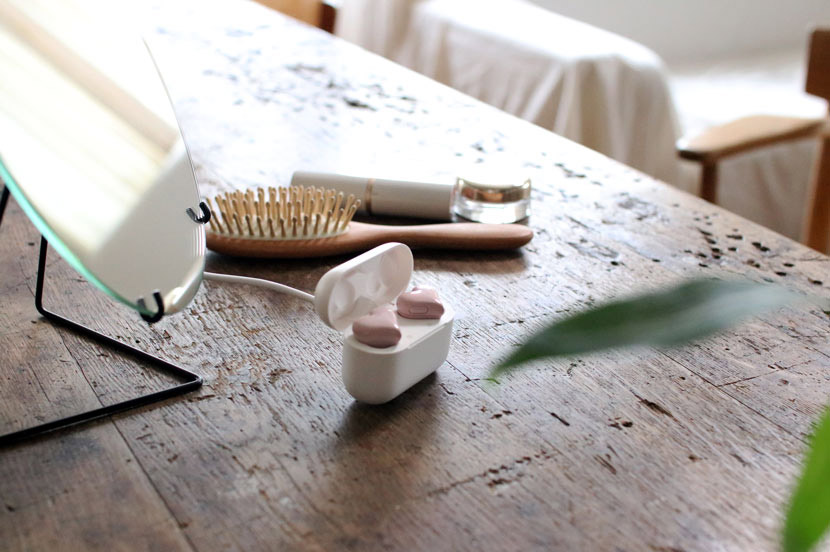 究極の美しさを追求。企画者＆デザイナーに聞いた、ハート型ワイヤレスイヤホン「HeartBuds」が欲しくなる5つのこだわり