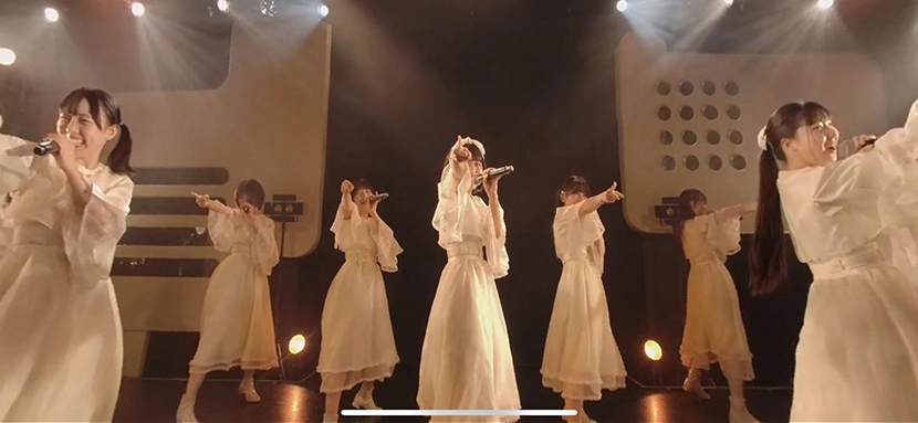 VRで3D映像、3視点でのLIVE配信。あなたのためだけにファンサービスも♡