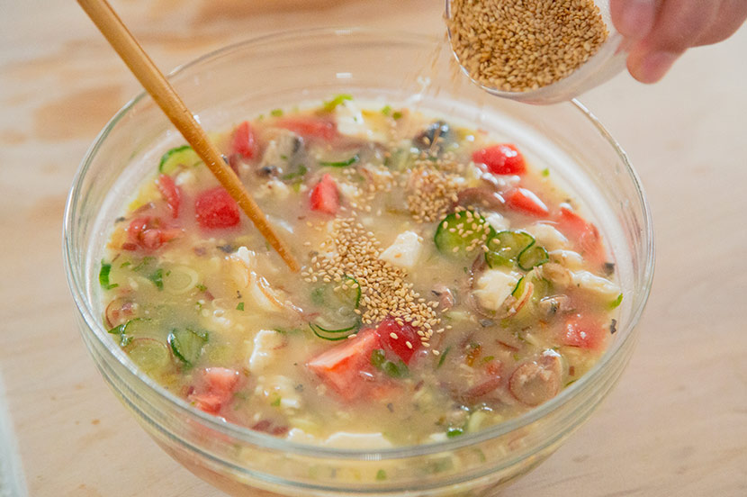 節電レシピ① 【火を使わずにできる】 缶詰の旨味たっぷり! サバの水煮缶の冷や汁(調理時間:約10分)