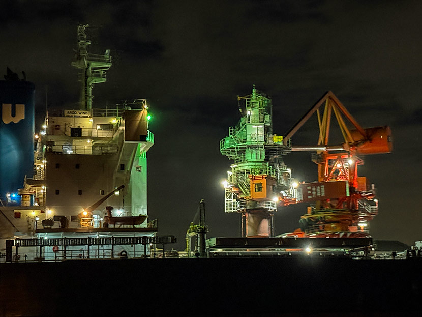 露出補正の写真例④ 工場夜景
