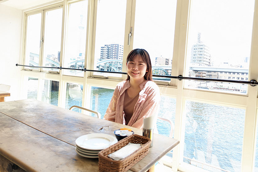 ケース➀ 「人物も背景もキレイに撮りたい!」 露出補正で解決できます