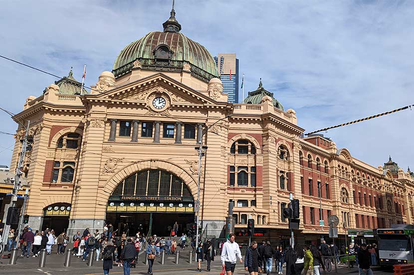 まずはメルボルンの市内散策! 歴史あるマーケットでは世界を旅している気分に