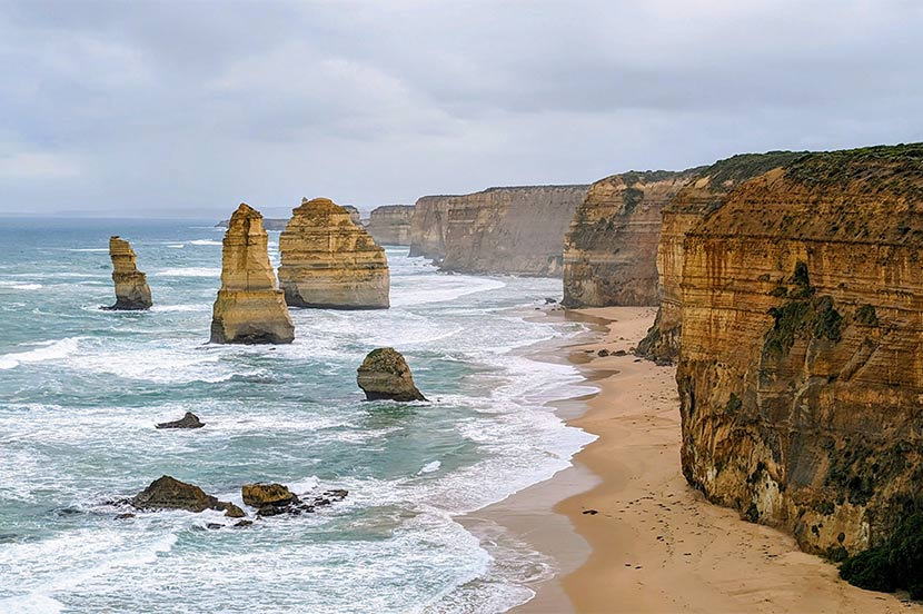 いくつもの奇岩が海からそびえ立つ様子を、キリストの12人の使徒にたとえ、「12使徒」と名付けられたそう