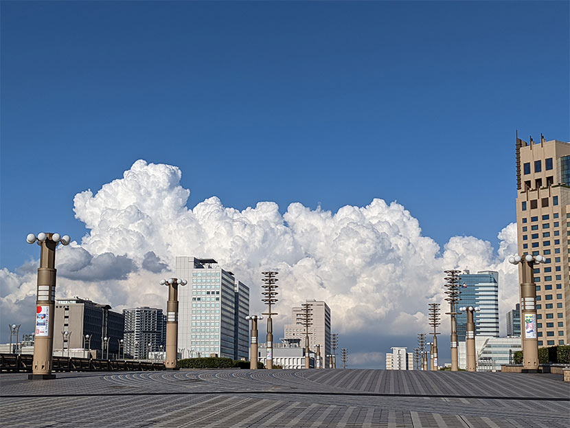 基本の構図① 雲と地上:青空の割合が「1:1」