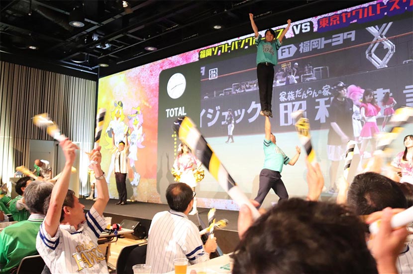 18時プレイボール! 開始直後から会場のボルテージはMAXに!!