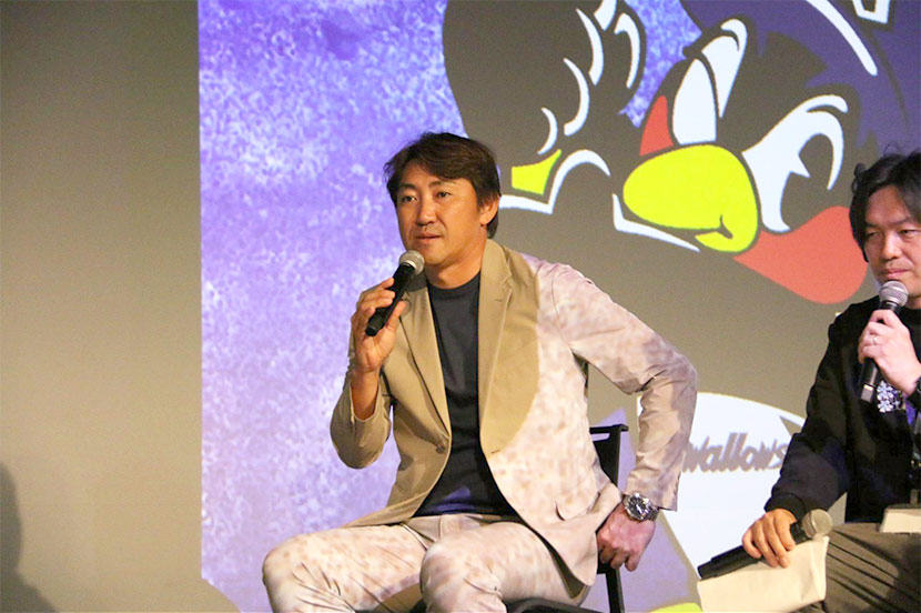 18時プレイボール! 開始直後から会場のボルテージはMAXに!!