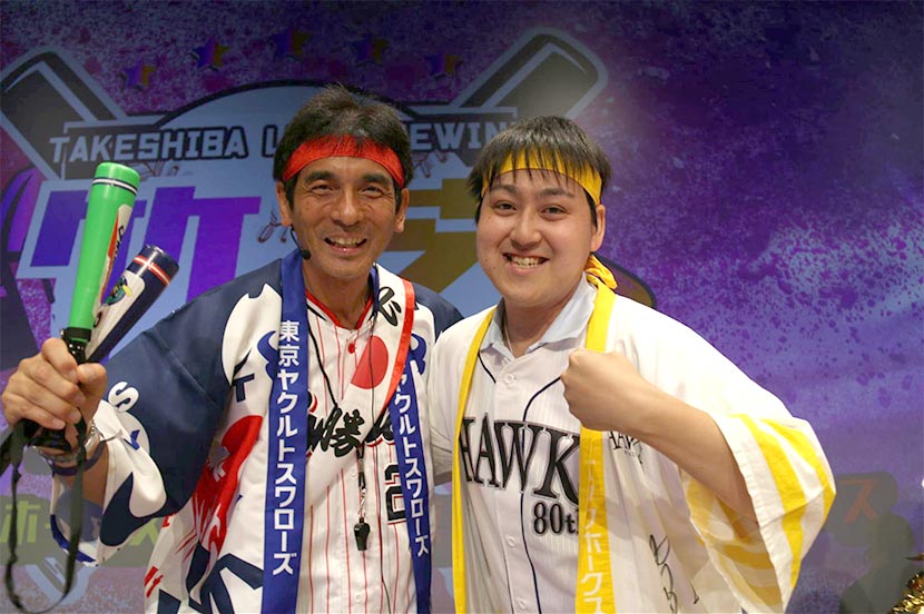 18時プレイボール! 開始直後から会場のボルテージはMAXに!!