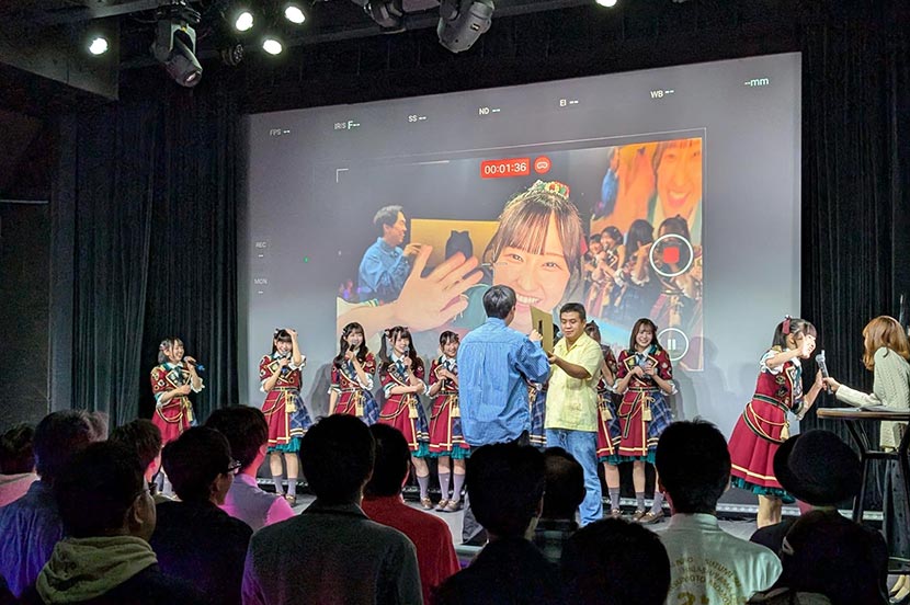 新曲告知動画でも、たかねこが飛び出る！