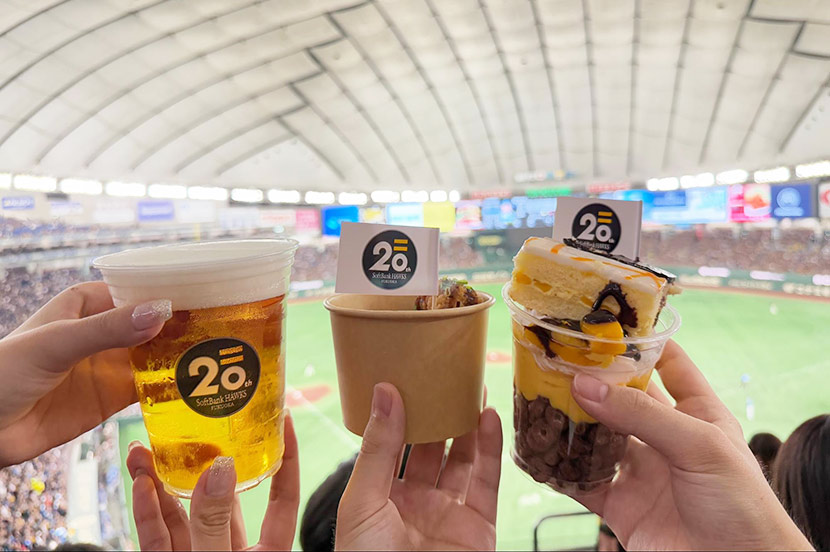 熱気に包まれた東京ドーム!ファンの期待が高まる20周年デー