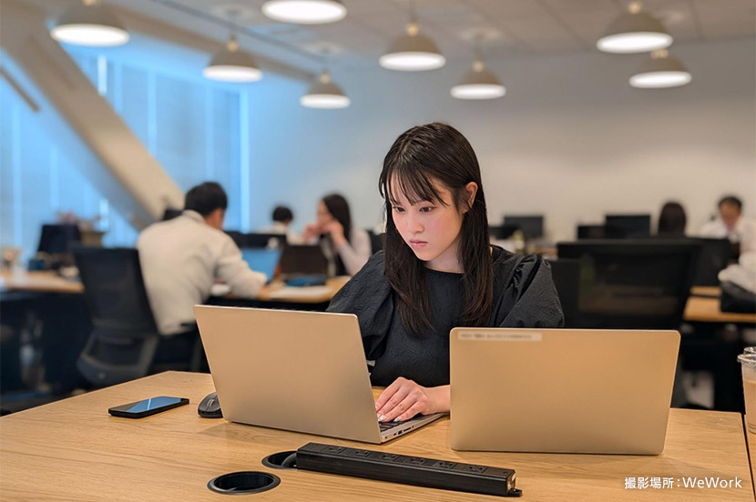 9:00 出社、資料作成