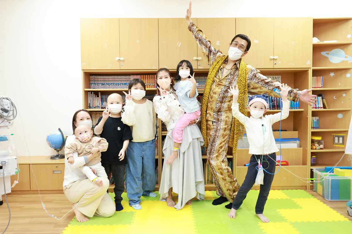 子どもたちを包む温かい音楽の力。ピコ太郎・LiLiCo・浦田直也などのアーティストが小児がん拠点病院でライブを開催