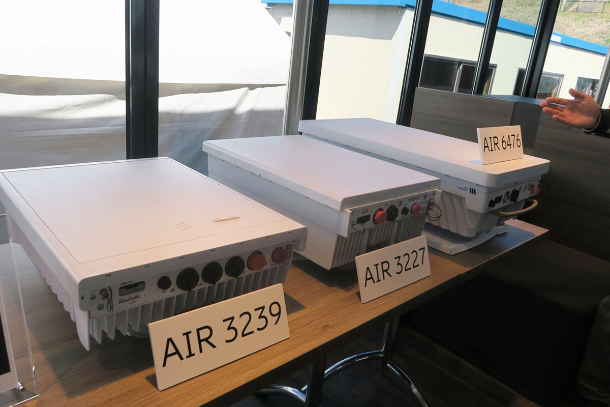 従来設置していた左2台分を、今回設置された一番右の「AIR 6476」に集約