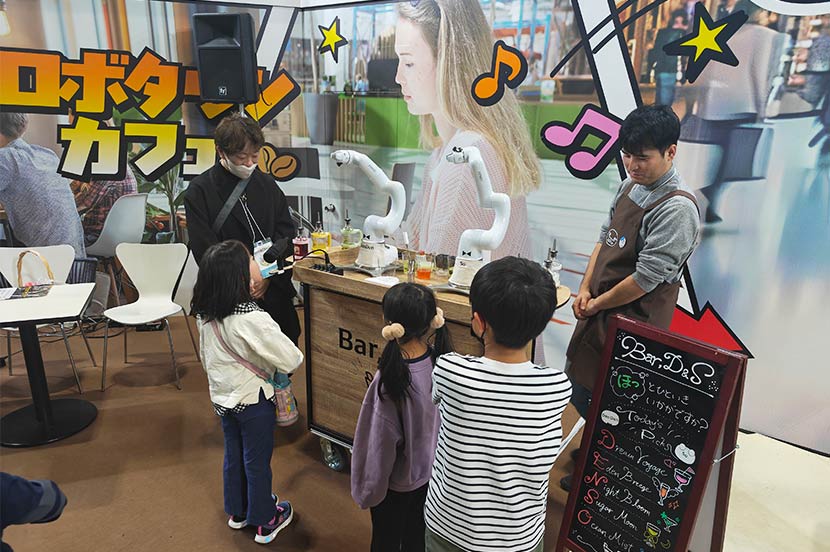 ロボットと一緒に生活する社会はどんな暮らし？想像力とロボットフレンドリーな未来像を育むワークショップ