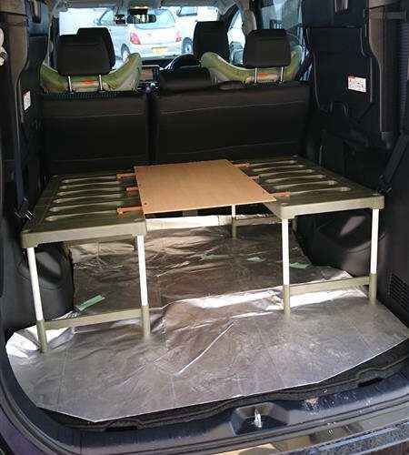 車内ラックで収納力が爆上がり！キャンプや釣りが捗る車載棚には伸縮