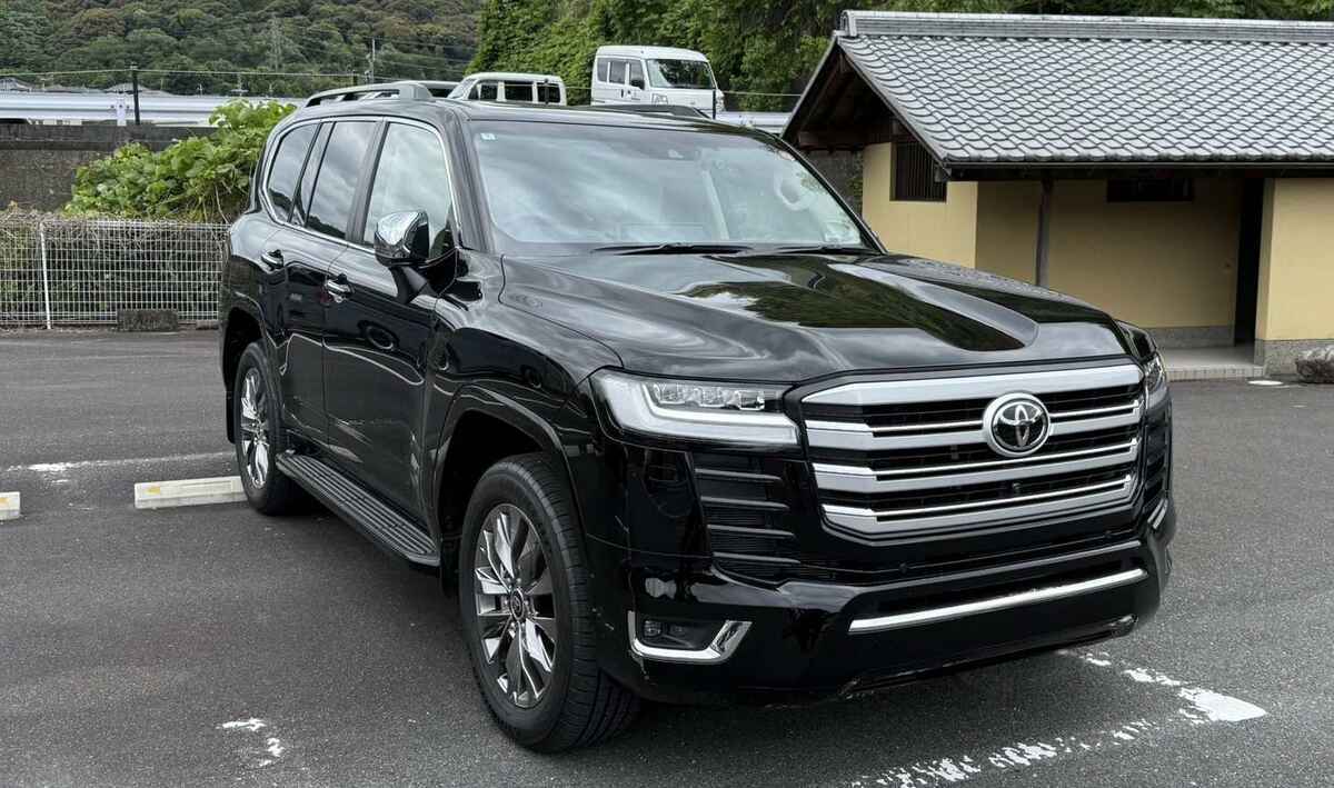 未使用トヨタ　ランドクルーザー300 5層構造　COVERLAND カバーランド 未使用トヨタ ランドクルーザー300 5層構造 COVERLAND カバーランド 未