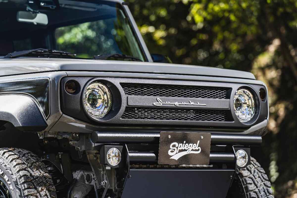 ジムニー・シエラ・ノマドのグリルカスタムが熱い！レトロ系や筆記体 
