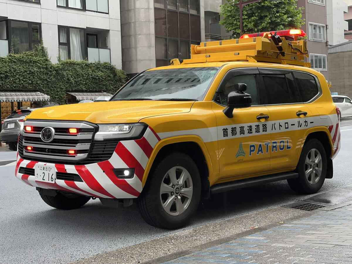 なぜ？】ランクル300が首都高パトロールカーに選ばれた理由｜雪害