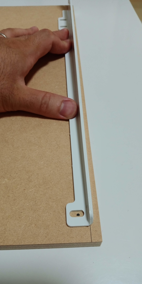 アーネストワン フリーラックの代用を棚受けと板から自作DIY！ - 家の