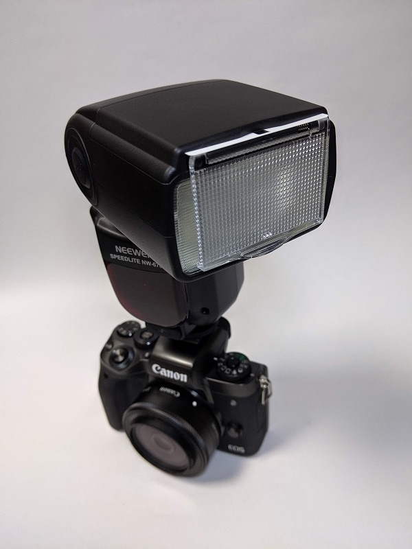 Canon-EOS-M5-Neewer-NW-670-3 Canon-EOS-M5-Neewer-NW-670-3
