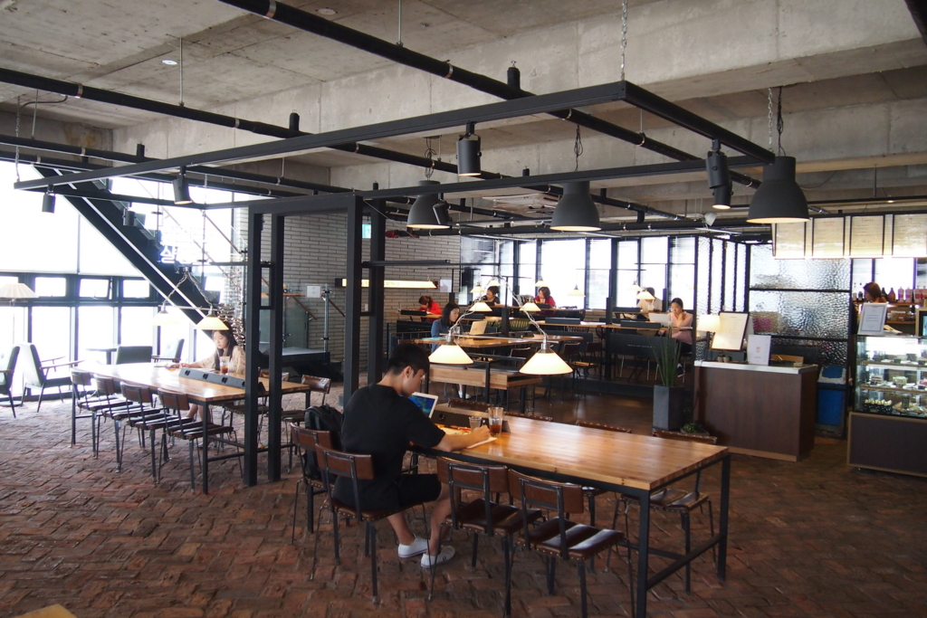 韓国カフェ】梨大生に人気のスタディーカフェ、梨大茶房（이화다방 