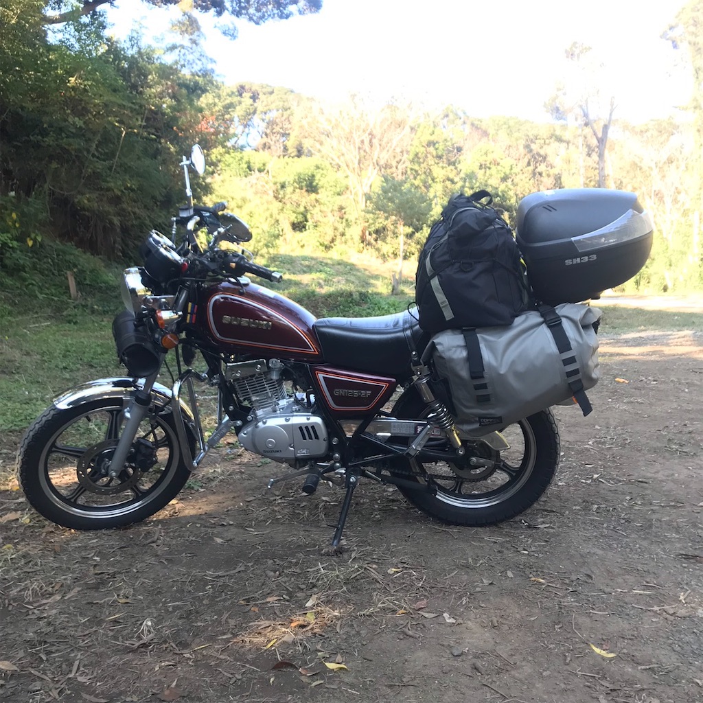 Gn125 2f サイドバッグ装着 キャンプ道具ガチ積み計画 風来爺のリターン日記