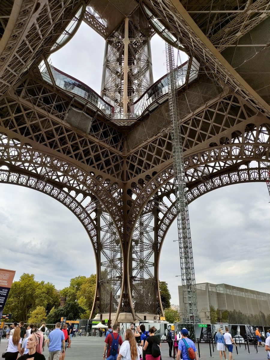 パリ】エッフェル塔を登ってきた！ - 駐夫＠シアトルの海外生活