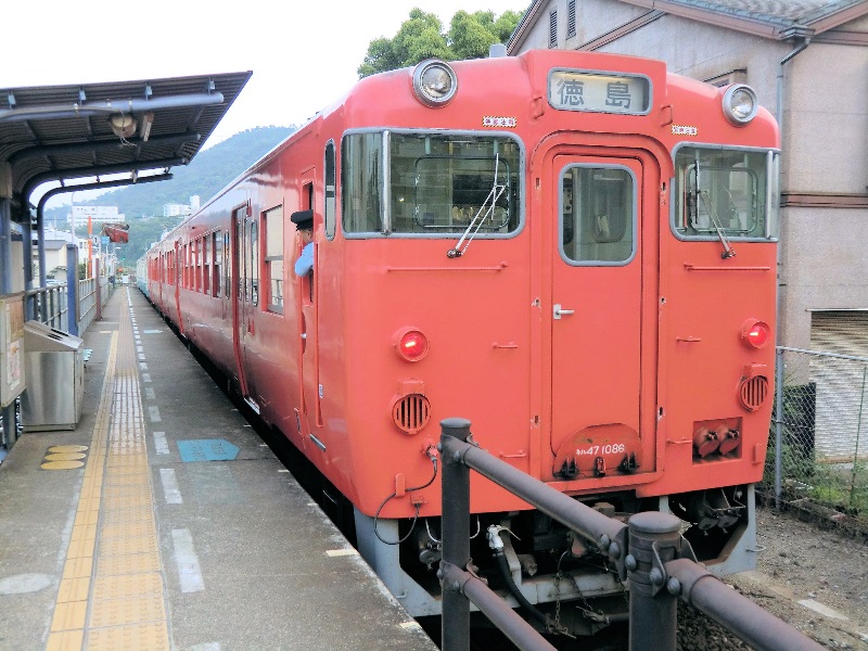 高徳線昭和町駅で国鉄色キハ47を撮影してみた - JR撮影日記