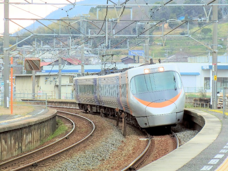 JR四国8000系特急「いしづち」 2両編成の運転は - JR撮影日記