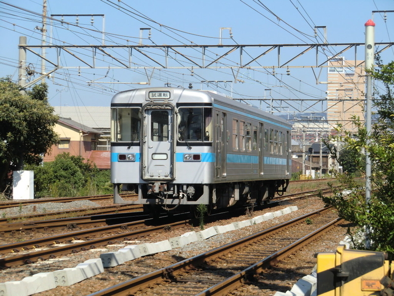 はぜ川踏切で徳島運転所所属の1000形1009号と Jr撮影日記