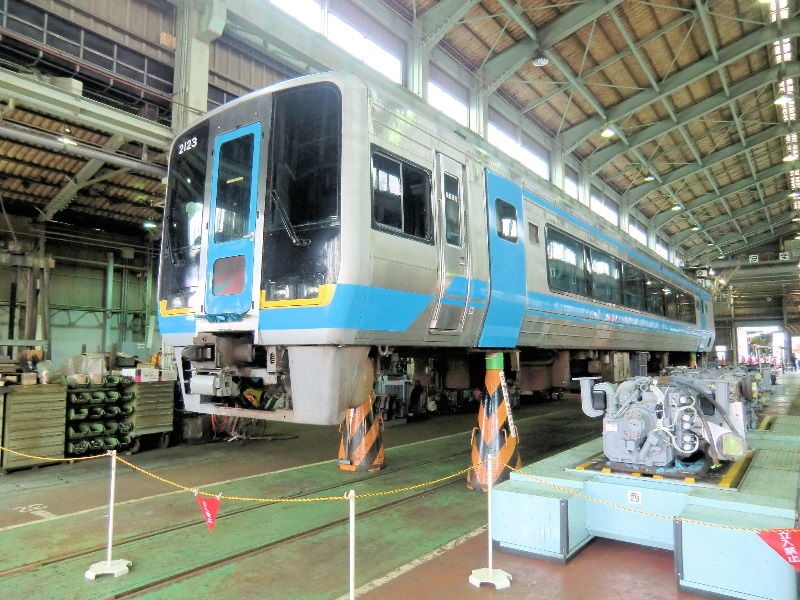 きしゃぽっぽまつり 特急気動車エンジン製造プレートを見てみると - JR 