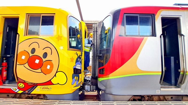 特急「南風」と特急「うずしお」車両切り離し - JR撮影日記