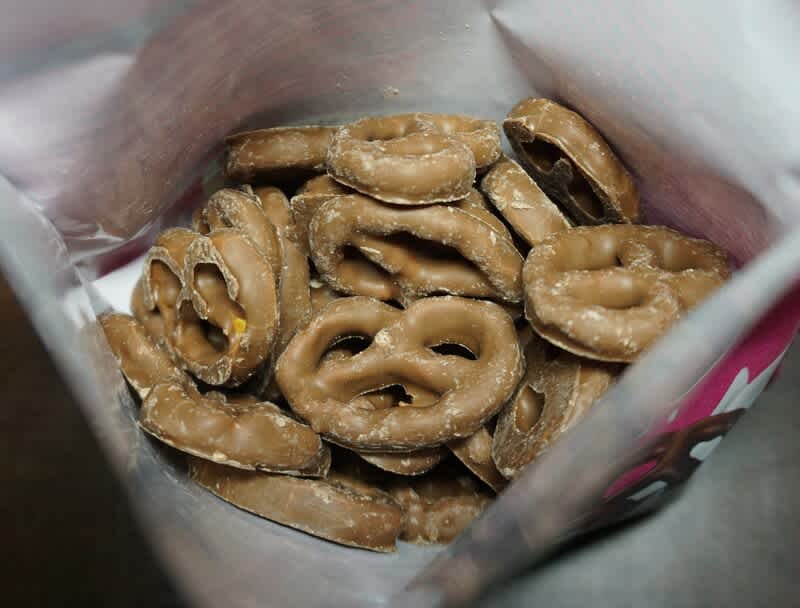 Choco Pretzels◇Alpia ドイツのチョコブレッツェルはしょっぱくて甘く