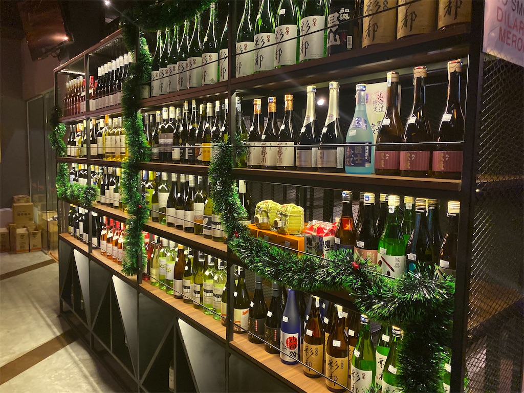 洋) Wine Loft Desa Parkcity またマレーシアに住むらしい。今度は猫も。