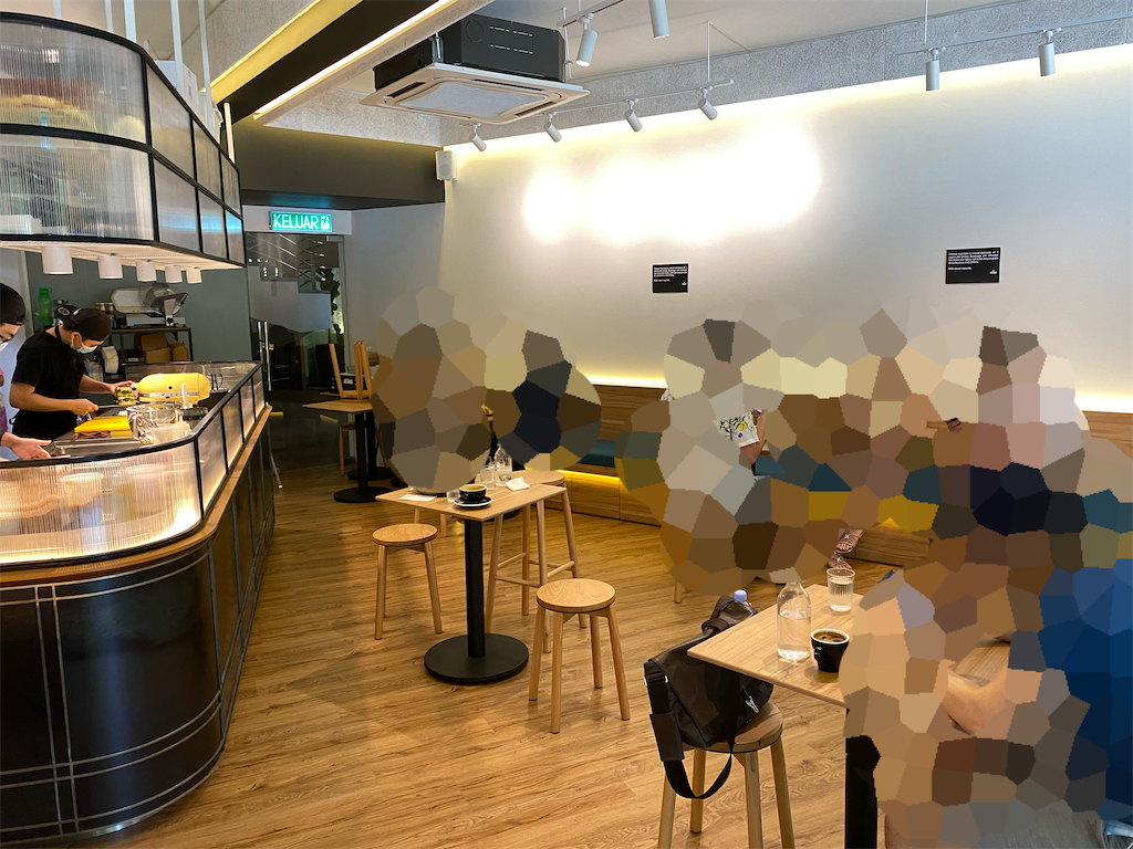 茶) VCR STACKS Mont Kiara またマレーシアに住むらしい。今度は猫も。