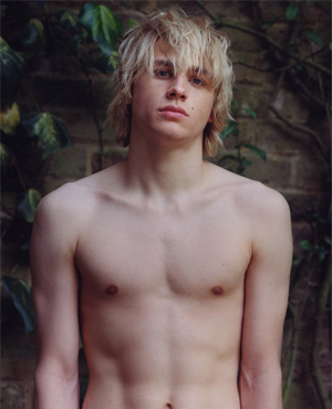 チャーリー・ハナム