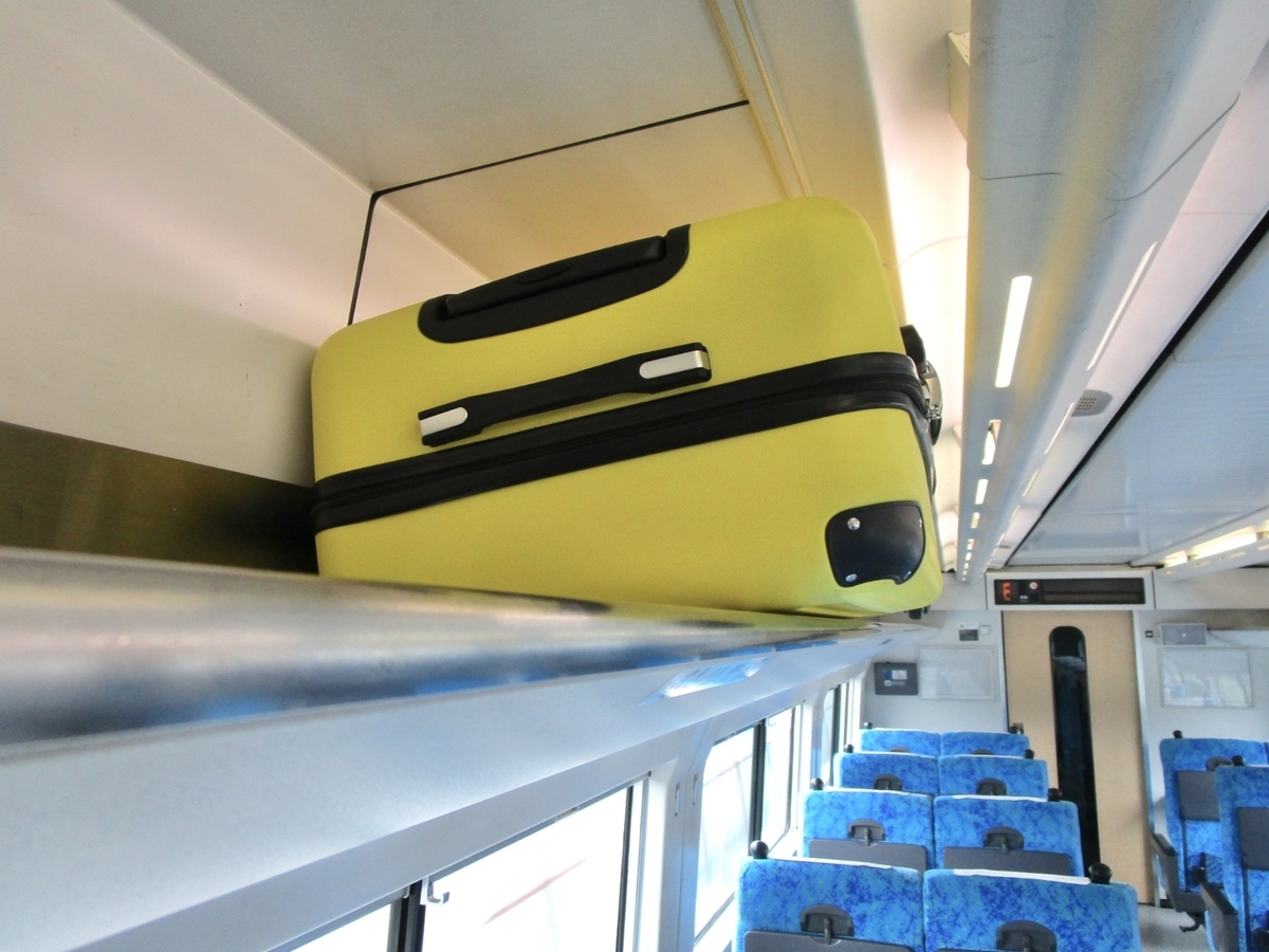 特急「きぬがわ」の荷物置き場について