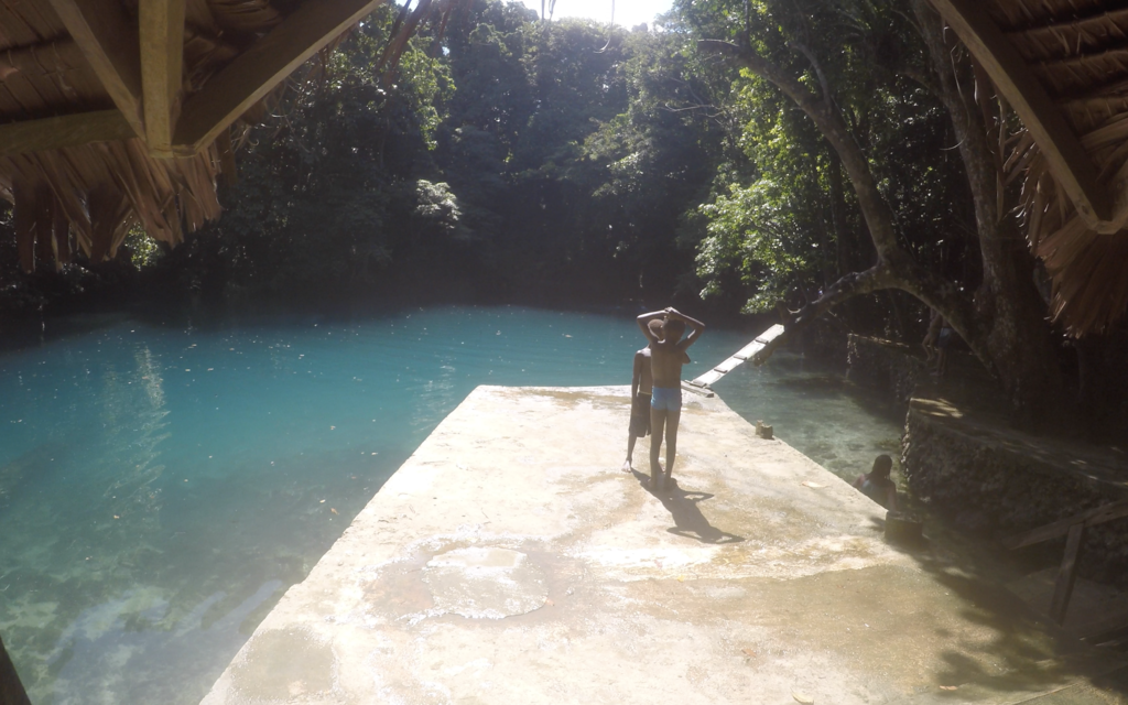 Vanuatu Santo バヌアツにしかない淡水のブルーホールと謎の飲み物kava See The World 新しい世界を見にいこう Vanuatu Santo バヌアツにしかない淡水のブルーホールと謎の飲み物kava See The World 新しい世界を見にいこう