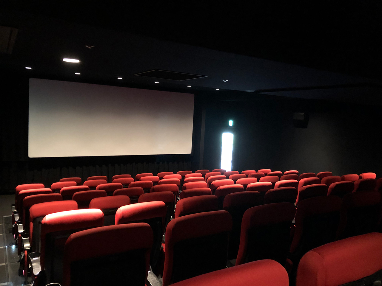 〈KINO cinema みなとみらい〉のシアター2座席の様子