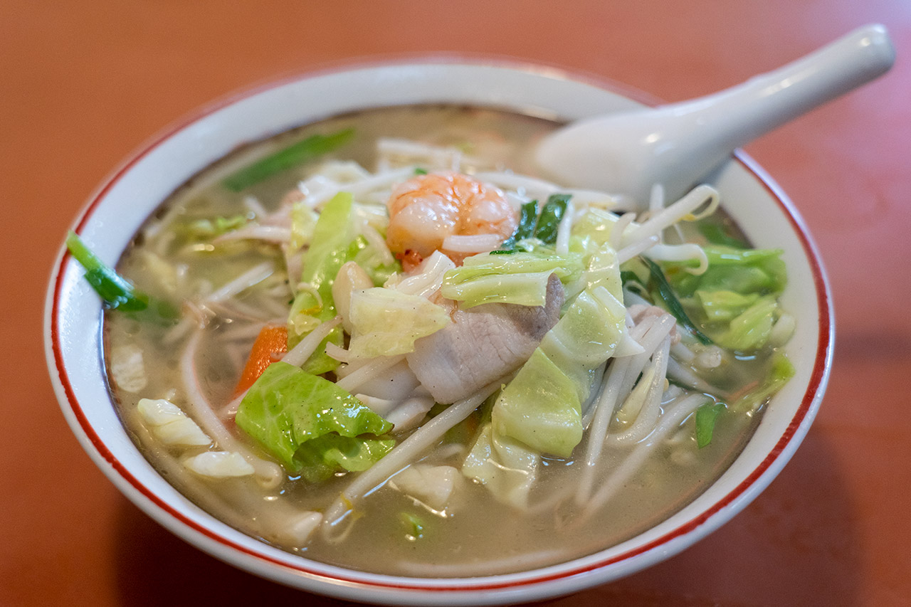 東方紅飯店市場店の湯麵