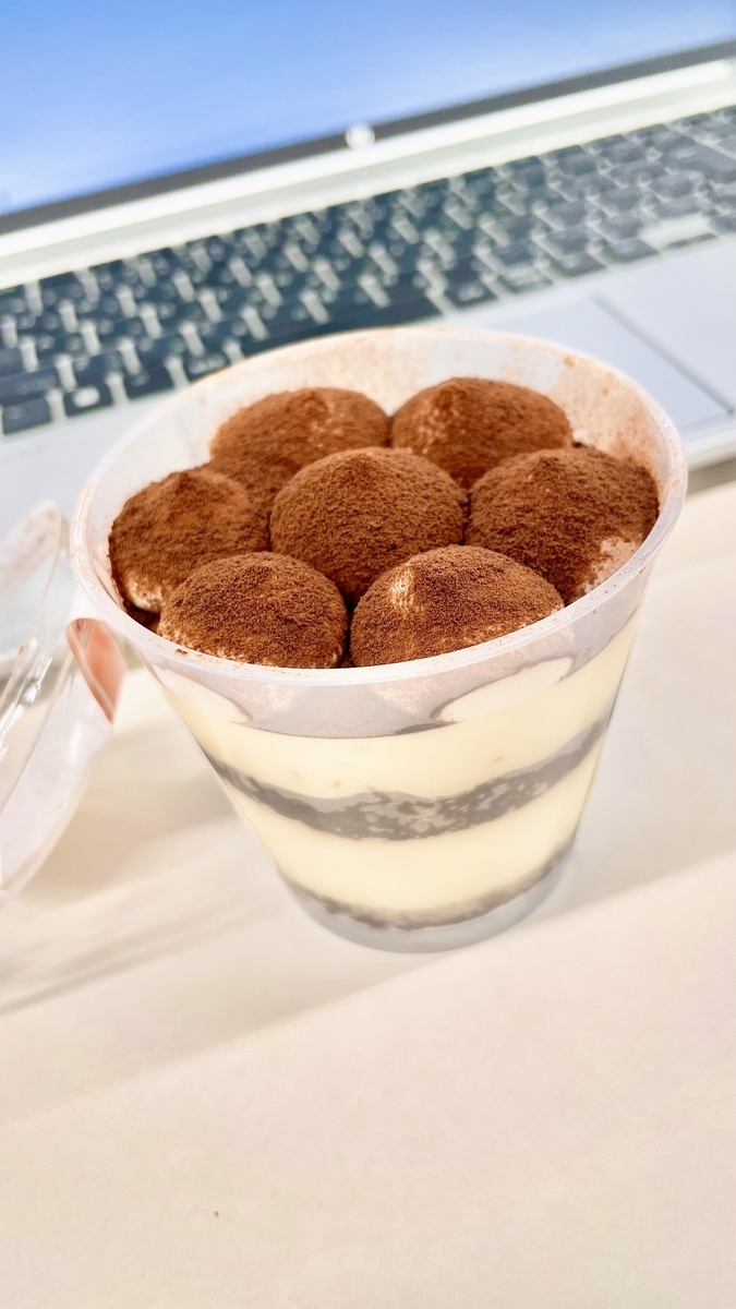 ☆ファミマのティラミスの中身 - トオルEXPRESS-2-