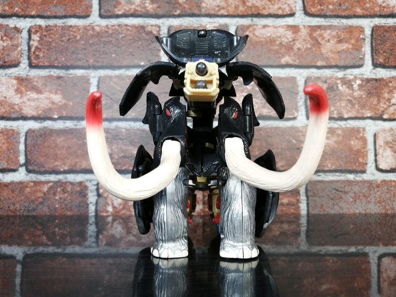 ターゲット/Target限定】 海外版 トランスフォーマー ユニバース