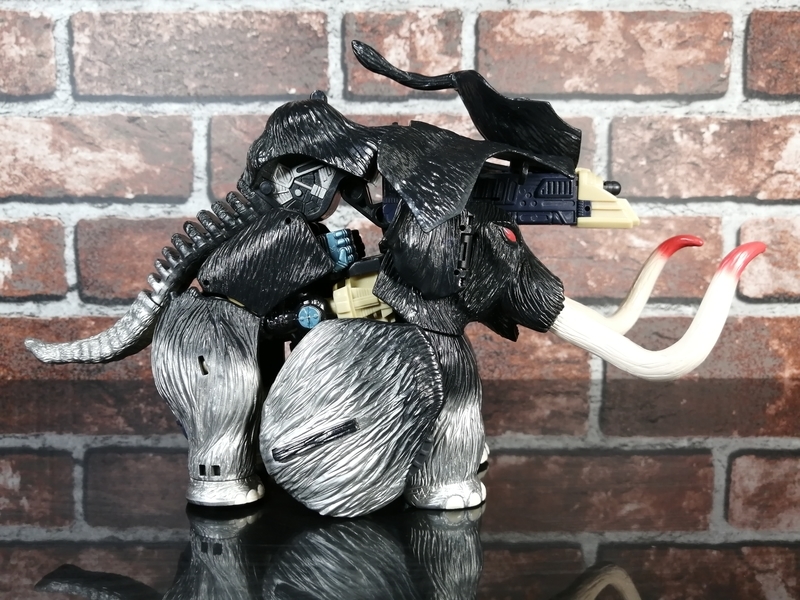 ターゲット/Target限定】 海外版 トランスフォーマー ユニバース