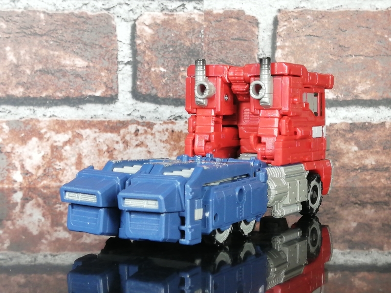 プレミアムフィニッシュ PF WFC-01 オプティマスプライム　新品 Transformer Premium Finish Series PF WFC-01 Optimus Prime Figure