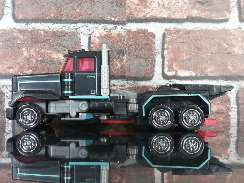 D-012 暗黒司令官 ブラックコンボイ トランスフォーマー カーロボット 81H-TNH3DXL._AC_SY200_QL15_.jpg