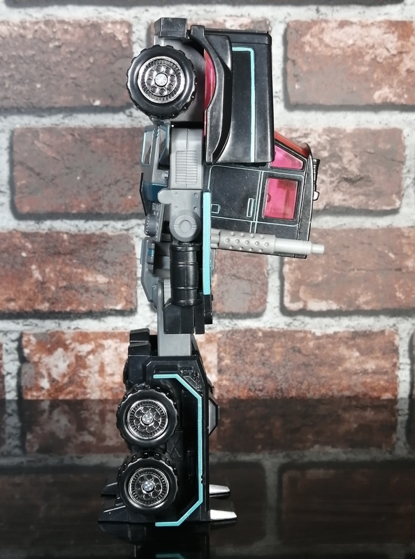 D-012 暗黒司令官 ブラックコンボイ トランスフォーマー カーロボット 81+Utph+wnL._UF894,1000_QL80_.jpg