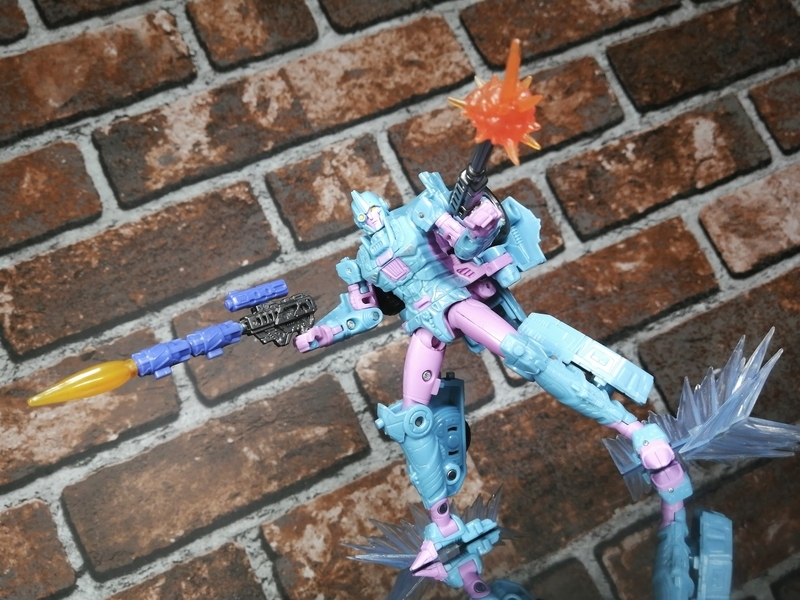 トランスフォーマー レガシー　エボリューション ジャベリン カスケード Amazon.co.jp: トランスフォーマー ジェネレーションズ 2023