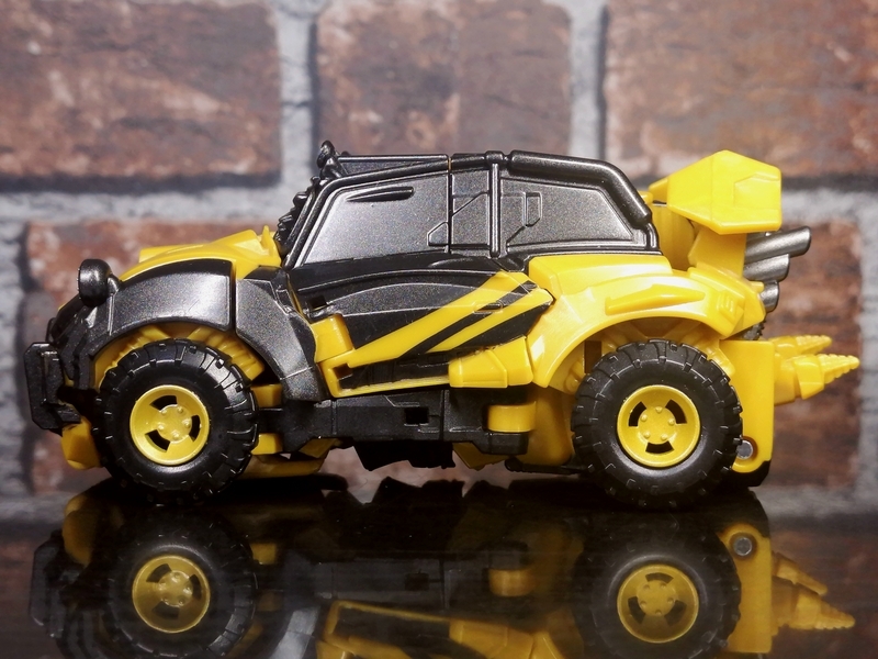 トランスフォーマーリアクティベート バンブルビー スタースクリーム 日報：『Transformers: RISE』版「スタースクリーム