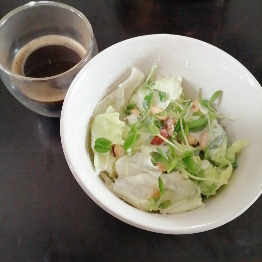 簡単に作れて、満腹になるシーザーサラダ